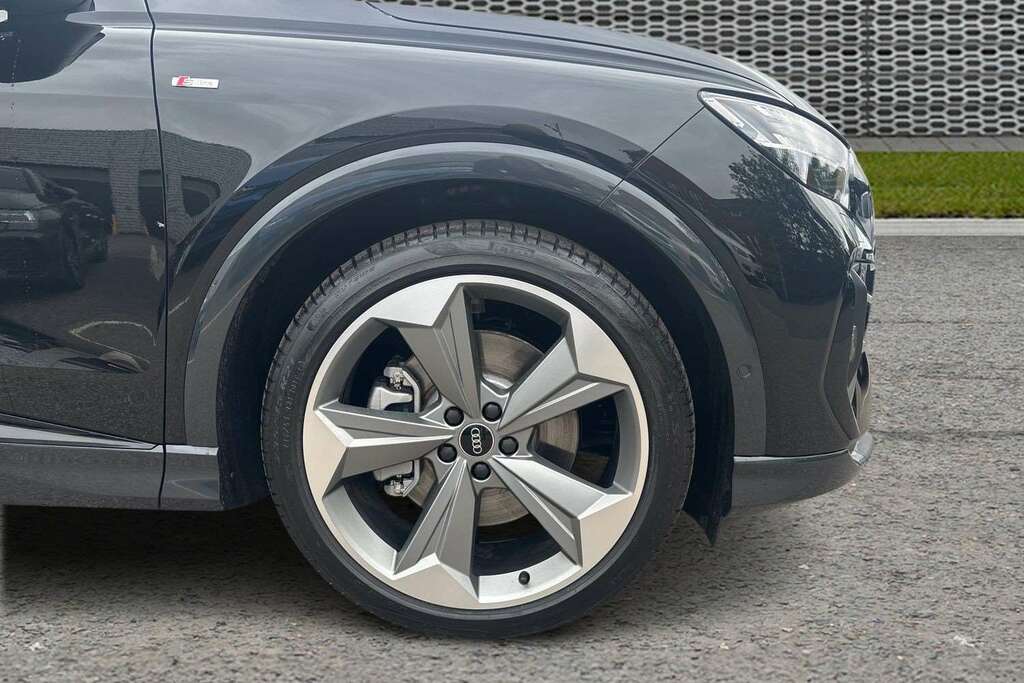 Audi Q4 E Tron 210Kw 45 82Kwh Black Edition 2026 KR26RYF Black #4