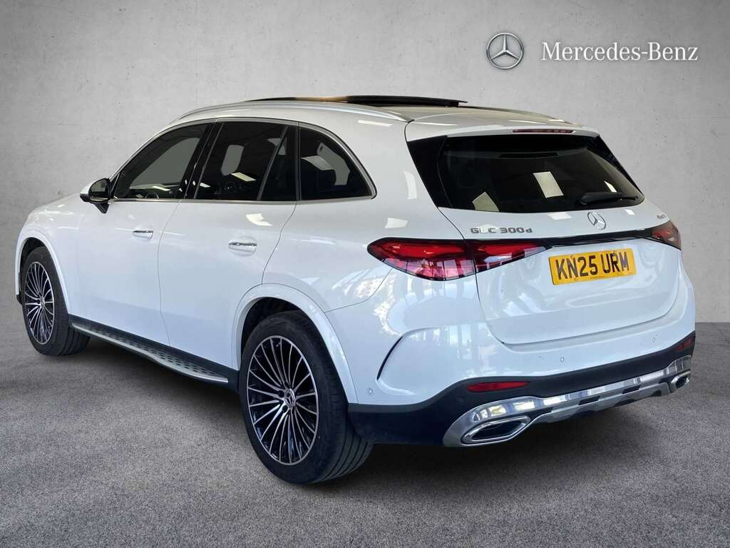 Mercedes-Benz GLC Class 300D 4Matic Amg Line Premium 9G-tronic 2025 KN25URM White #3