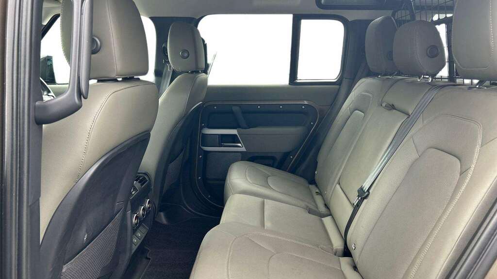 Land Rover Defender 110 2.0 P400e Xs Edition 110 2022 OE22VVR Brown #3