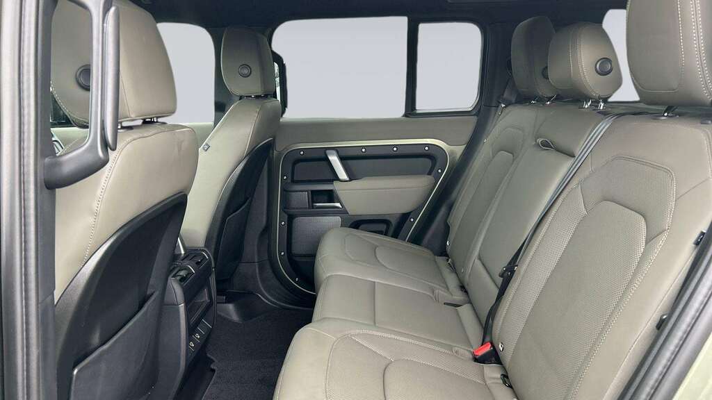 Land Rover Defender 110 2.0 P400e Xs Edition 110 2022 OE22VVR Brown #3