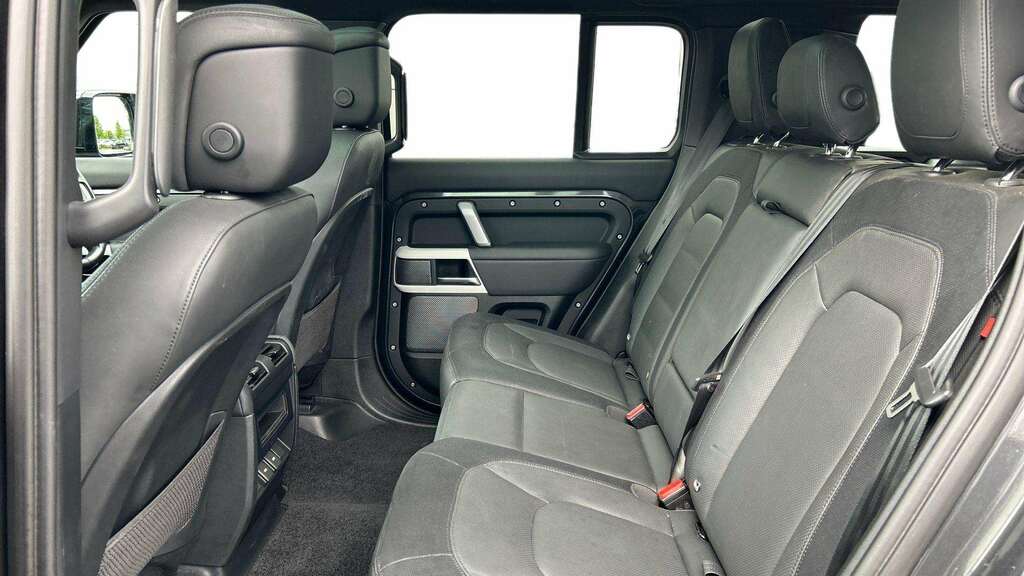 Land Rover Defender 110 3.0 D250 X-dynamic Hse 110 2023 Grey #4