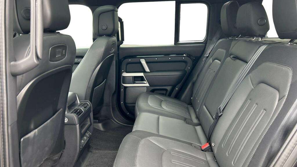 Land Rover Defender 110 3.0 D300 X-dynamic Hse 110 2022 RX22YSC Black #4