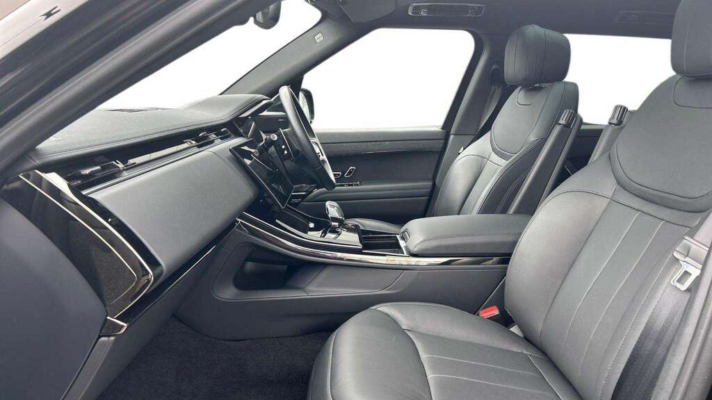 Land Rover Range Rover Sport 3.0 P460e Dynamic Se 2024 Black #3