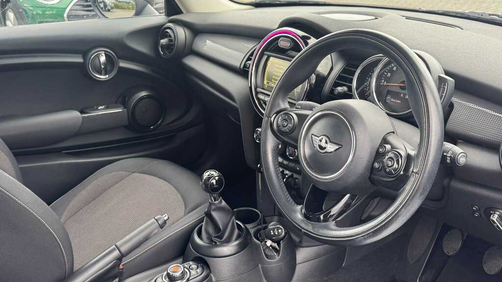 Mini Hatch 1.5 Cooper 2017 YL67NUA Black #6