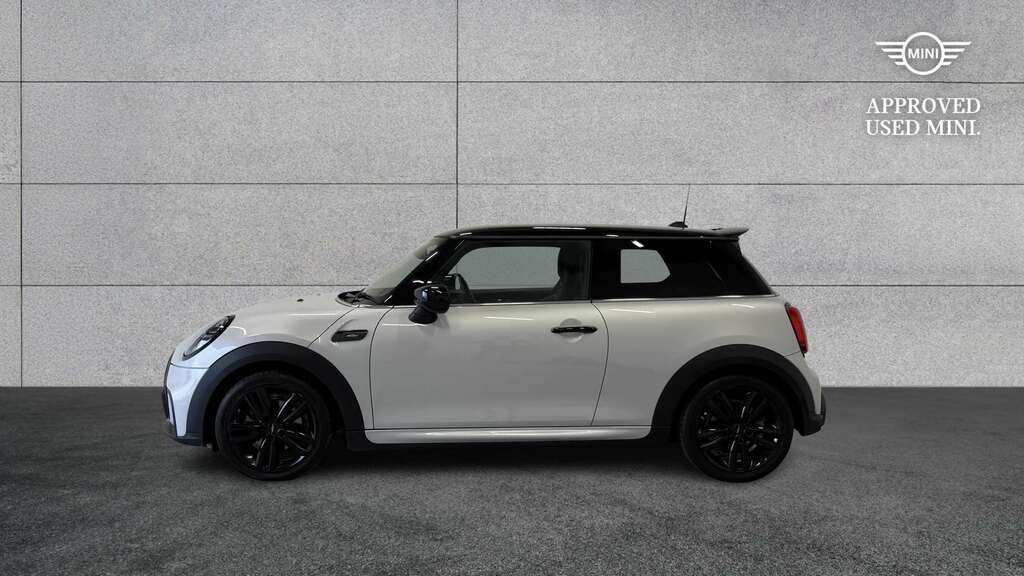 Mini Hatch 1.5 Cooper Sport 2021 YJ21CLL White #2