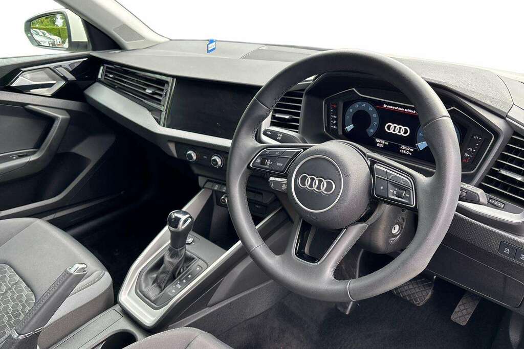Audi A1 25 Tfsi Sport S Tronic 2024 LO74XFF White #5
