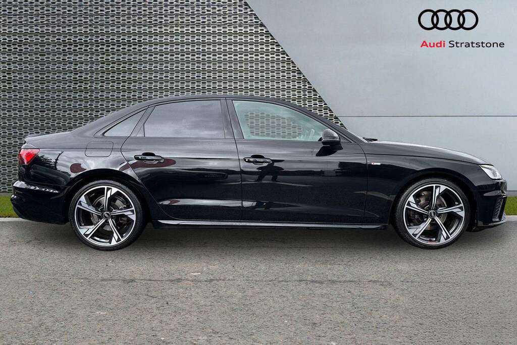 Audi A4 35 Tfsi Black Edition S Tronic 2023 YC23CZW Black #3