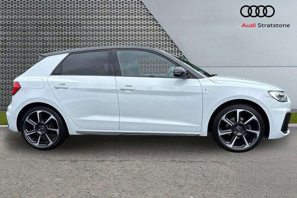 Audi A1 30 Tfsi Black Edition S Tronic 2026 MT75NKF #4