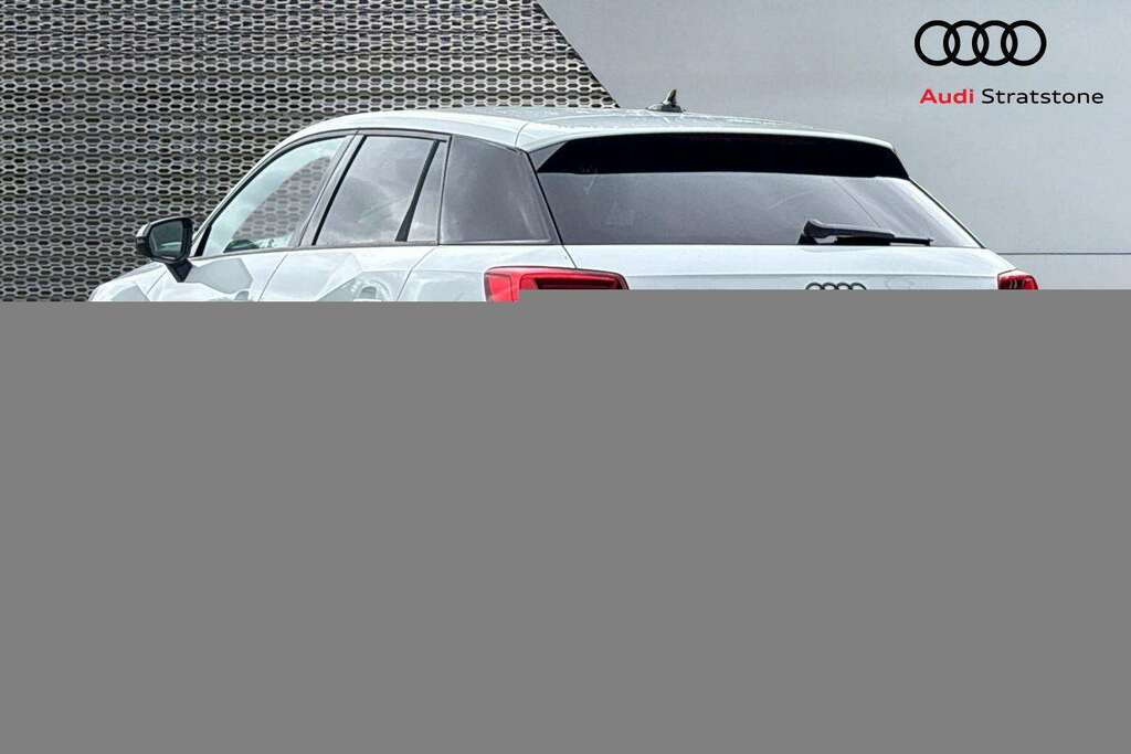 Audi Q2 30 Tfsi 116 Black Edition 2025 VK75UYN White #3