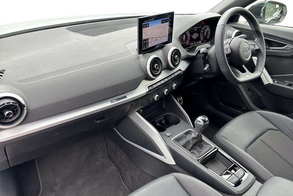Audi Q2 30 Tfsi 116 Black Edition 2025 VK75UYN White #2