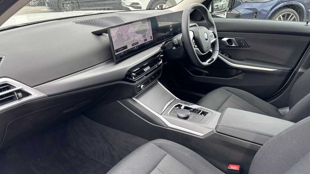 BMW 3 Series 320I Sport Step 2025 YH25WDT White #4