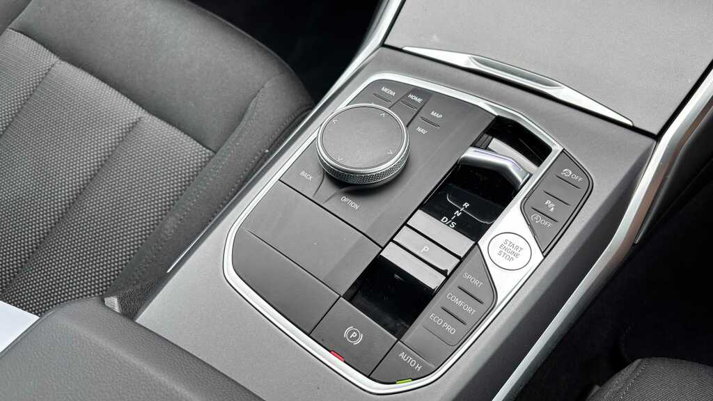 BMW 3 Series 320I Sport Step 2025 YH25WDT White #6