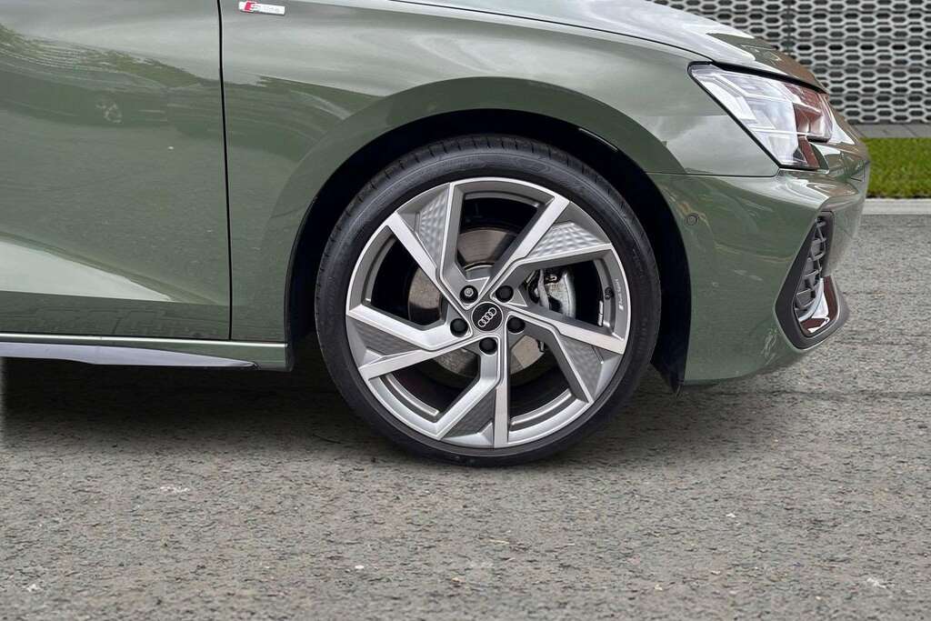 Audi A3 1.5 Tfsi 150 Black Edition S Tronic 2025 BD75DZZ Green #5