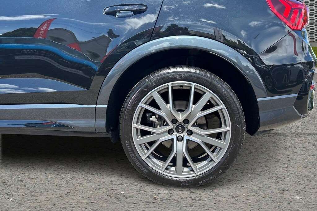 Audi Q3 40 Tfsi Quattro Black Ed S Tronic Tech Pro 2 LM75DWD Black #4