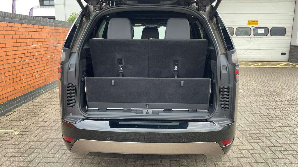 Land Rover Discovery 3.0 D300 S Blue #19