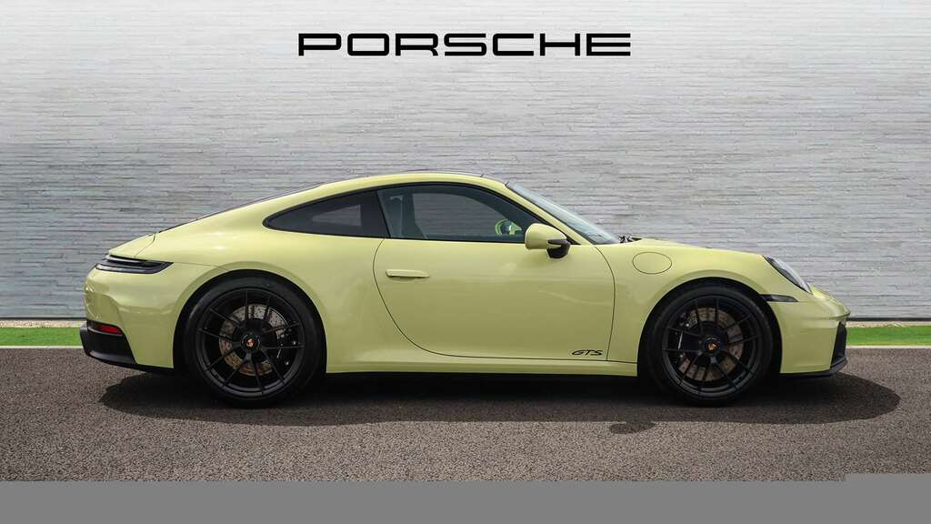 Porsche 911 Carrera Gts Hev S-a 2026 LM75OGK Yellow #6