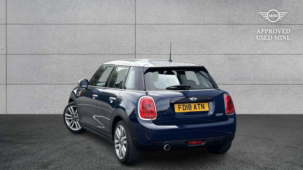 Mini Hatch 1.5 Cooper Seven 2018 FD18ATN Blue