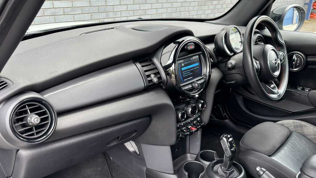 Mini Hatch Cooper 1.5 Sport II 7Spd 136Ps Nav Pack Grey #9
