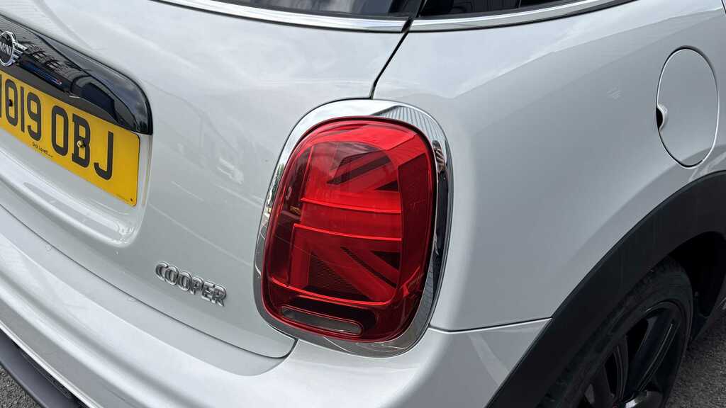 Mini Hatch Cooper 1.5 Sport II 7Spd 136Ps Nav Pack Grey #37
