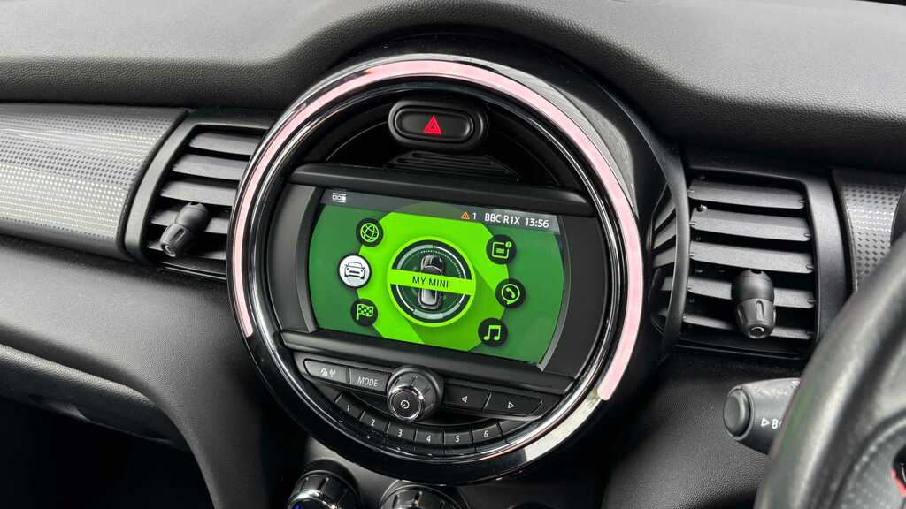 Mini Hatch Cooper 1.5 Sport II 7Spd 136Ps Nav Pack Grey #31