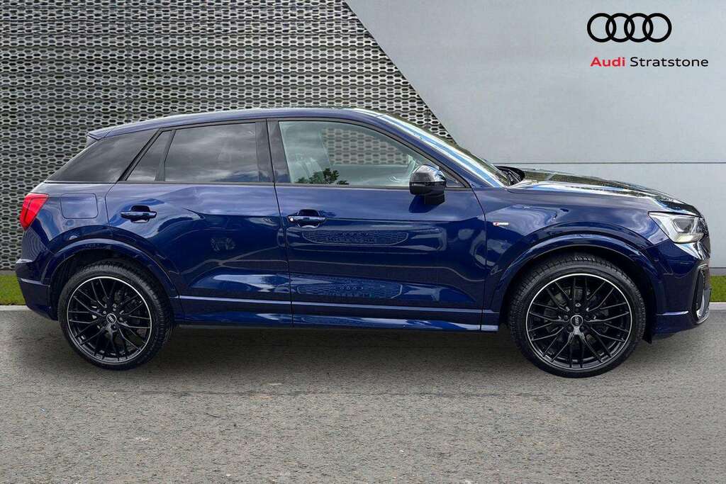 Audi Q2 30 Tfsi Black Edition 2021 Blue #3