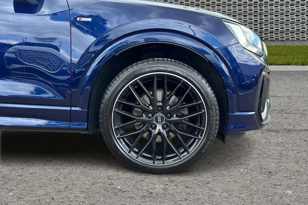 Audi Q2 30 Tfsi Black Edition 2021 Blue #4