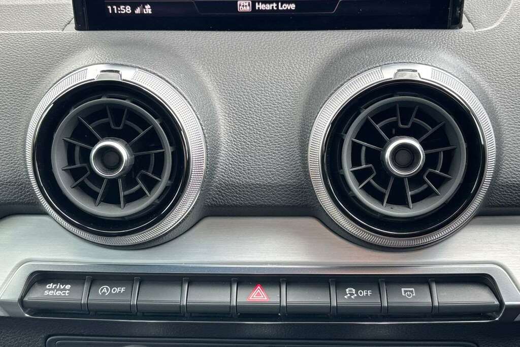 Audi Q2 35 Tfsi Sport S Tronic Grey #28