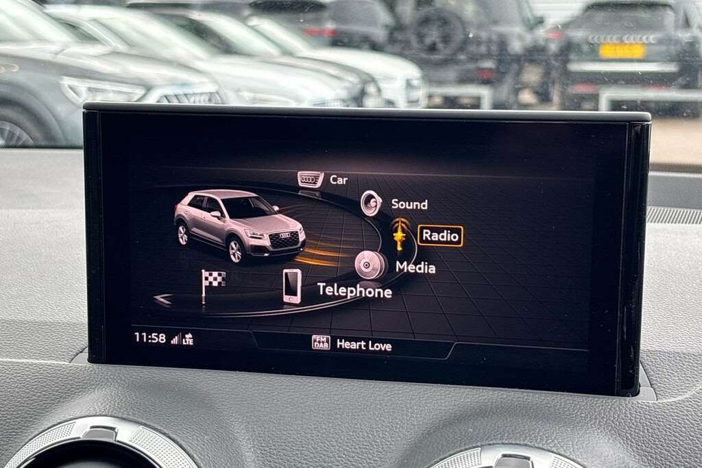 Audi Q2 35 Tfsi Sport S Tronic Grey #25