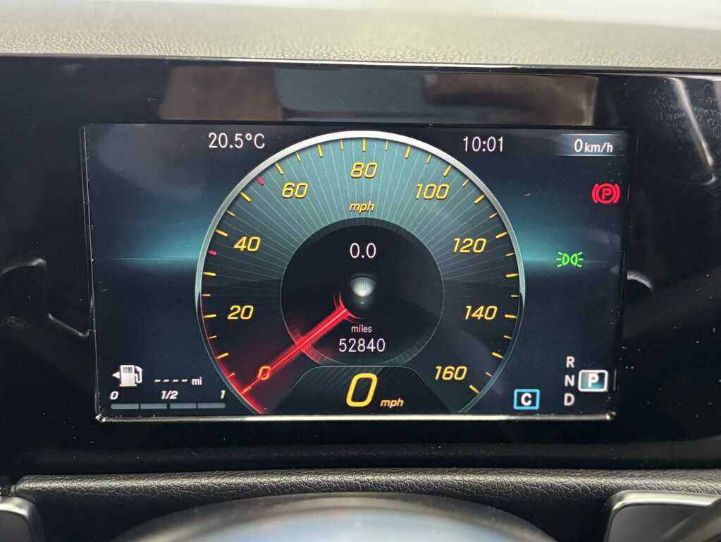 Mercedes-Benz GLB Class White #11