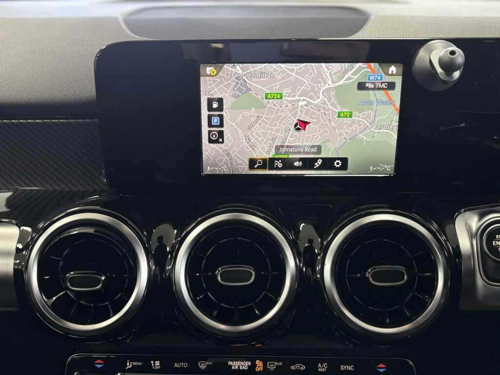 Mercedes-Benz GLB Class White #13