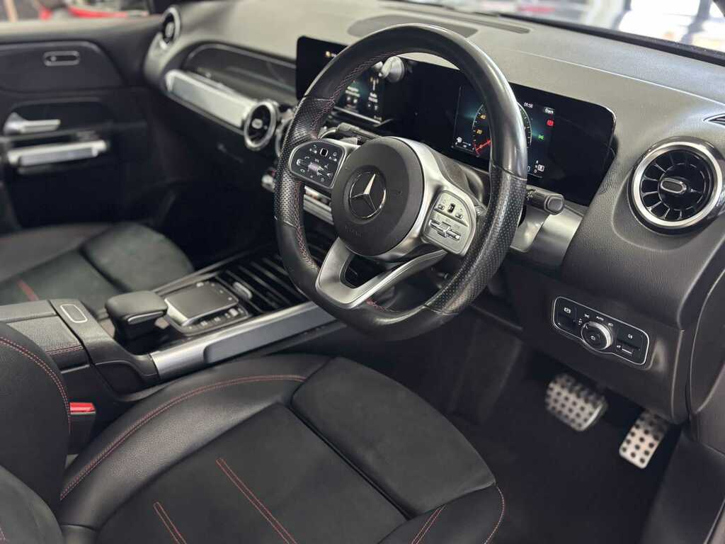 Mercedes-Benz GLB Class White #10