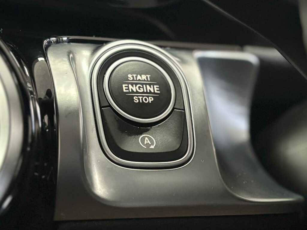 Mercedes-Benz GLB Class White #22