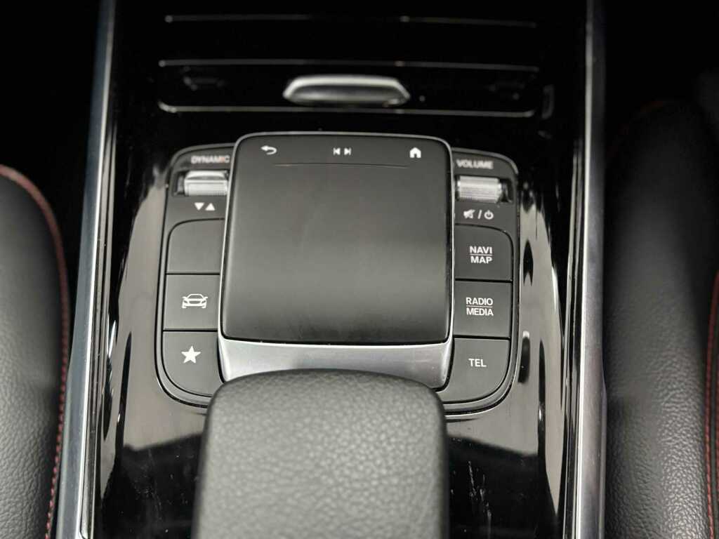 Mercedes-Benz GLB Class White #21