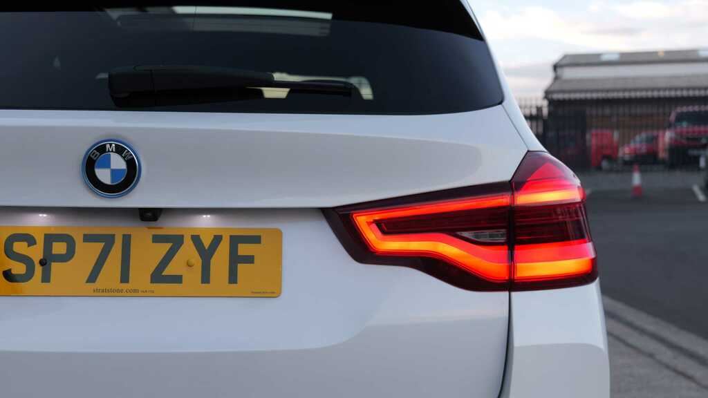 BMW iX3 80Kwh Premier Edition Black #16