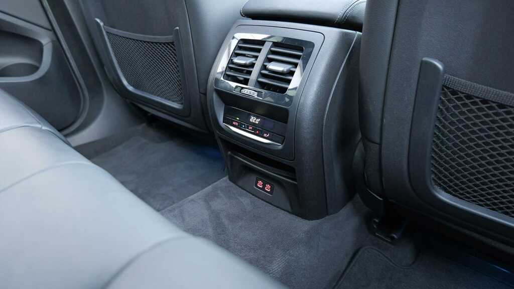 BMW iX3 80Kwh Premier Edition Black #26