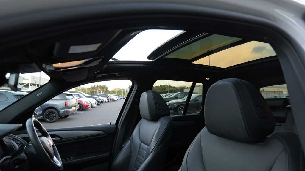 BMW iX3 80Kwh Premier Edition Black #22