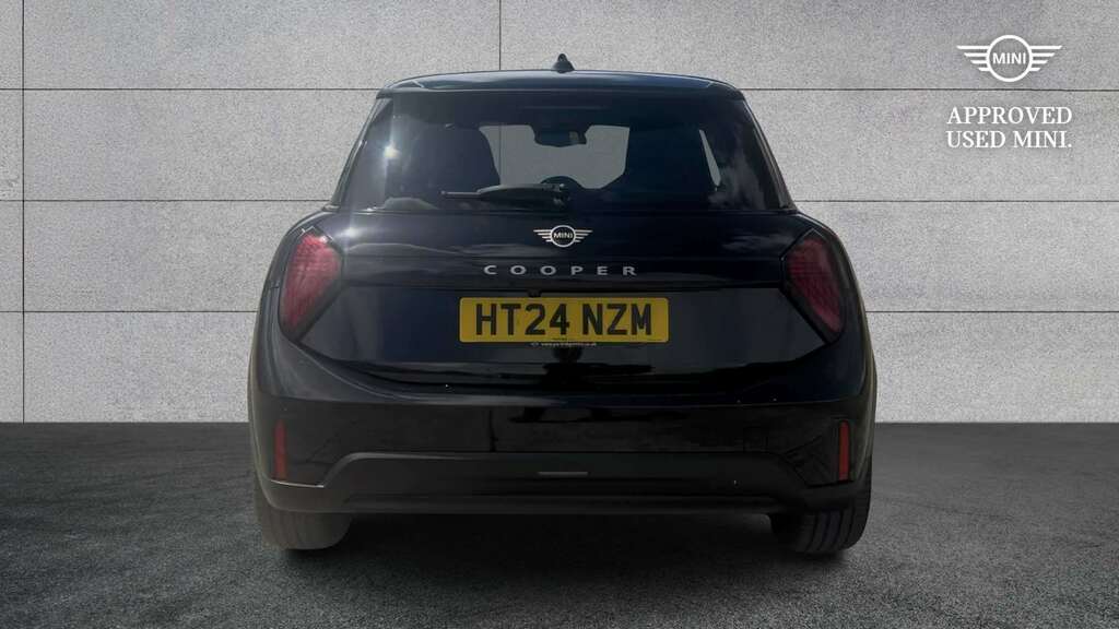 Mini Hatch 1.5 C Exclusive 2024 HT24NZM Black #4