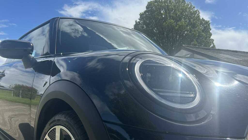 Mini Hatch 1.5 C Exclusive 2024 HT24NZM Black #5