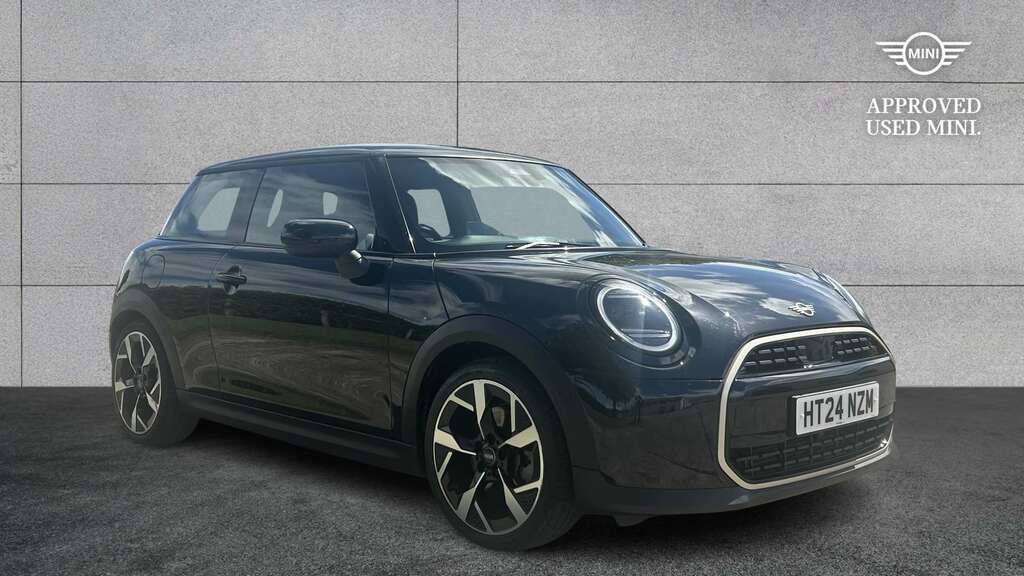 Mini Hatch 1.5 C Exclusive 2024 Black