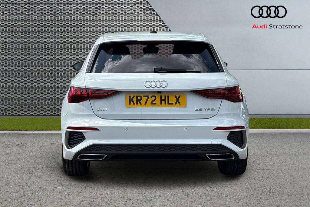 Audi A3 35 Tfsi S Line S Tronic Comfortsound 2022 KR72HLX White #6