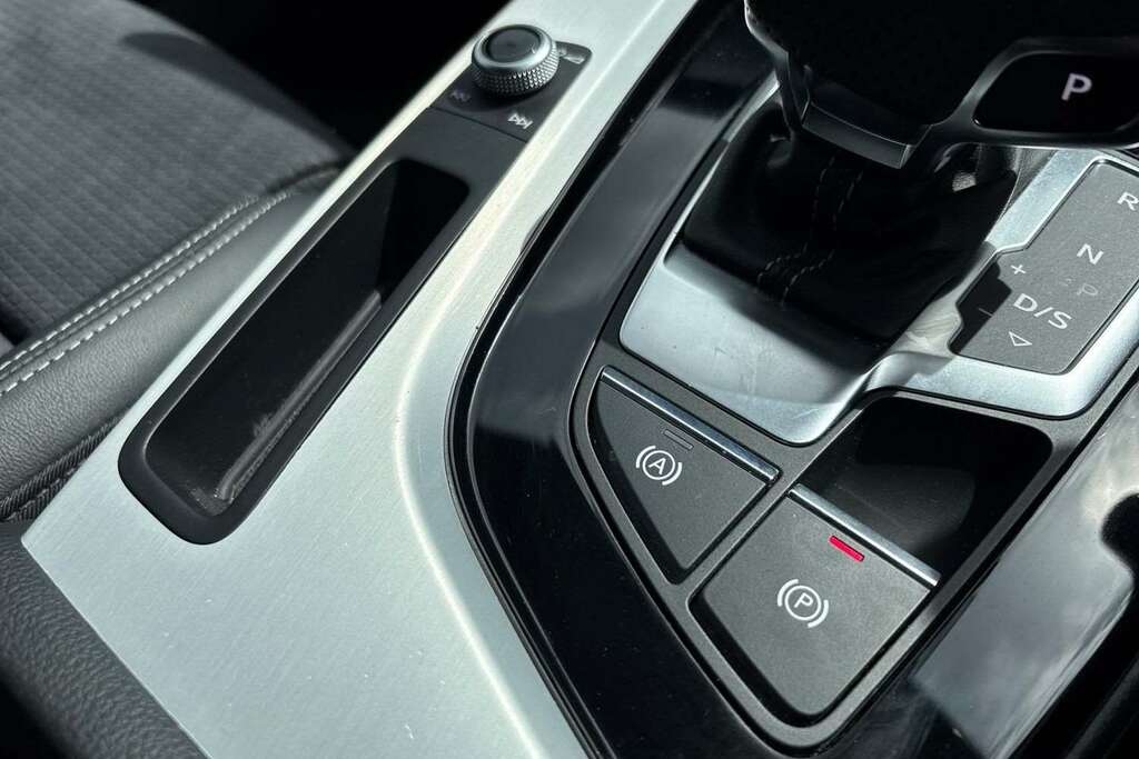 Audi A4 40 Tfsi 204 S Line S Tronic 2024 Black #34