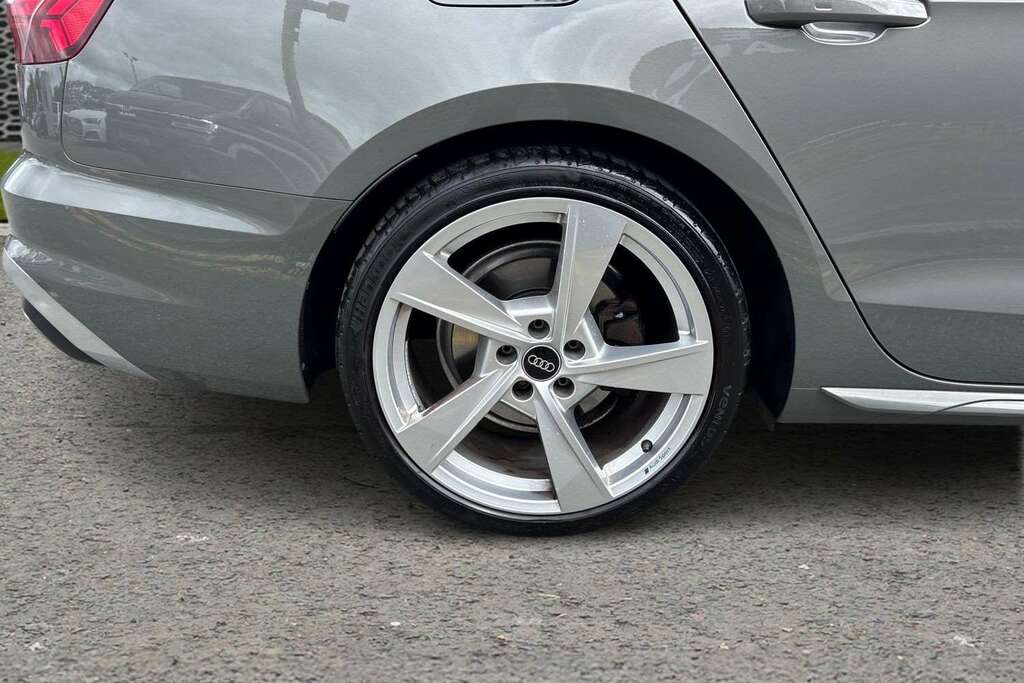 Audi A4 40 Tfsi 204 S Line S Tronic 2024 Black #9