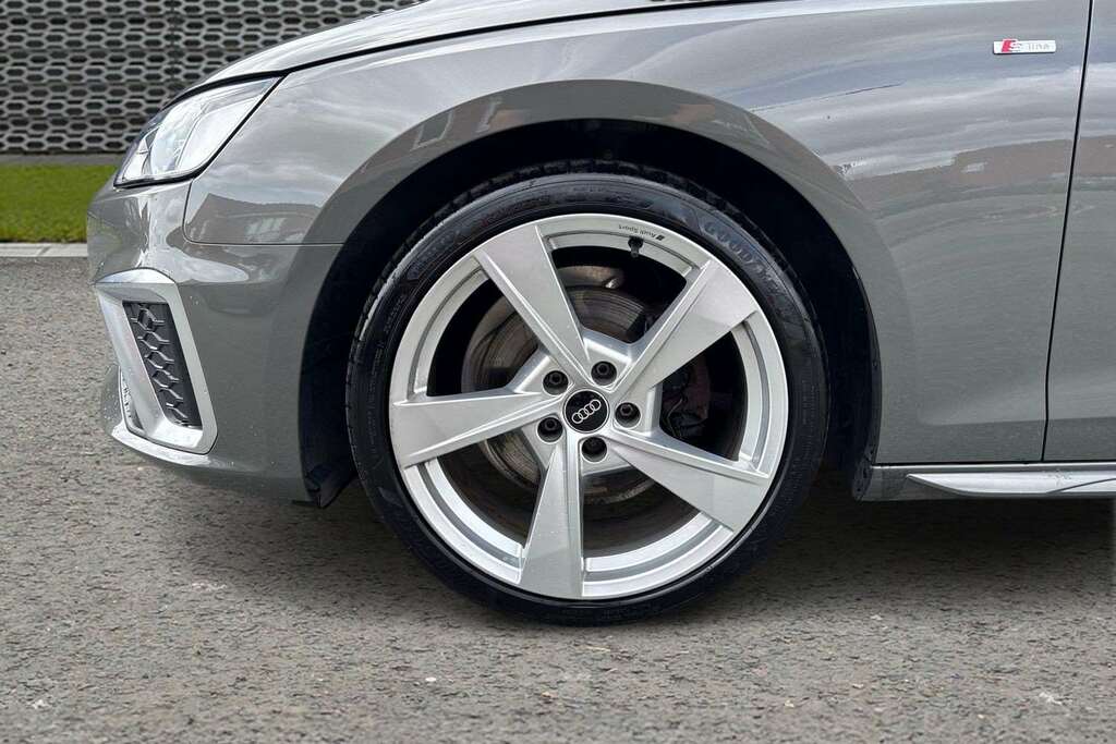 Audi A4 40 Tfsi 204 S Line S Tronic 2024 Black #11