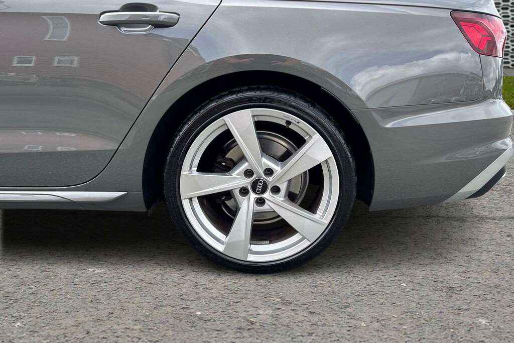 Audi A4 40 Tfsi 204 S Line S Tronic 2024 Black #10