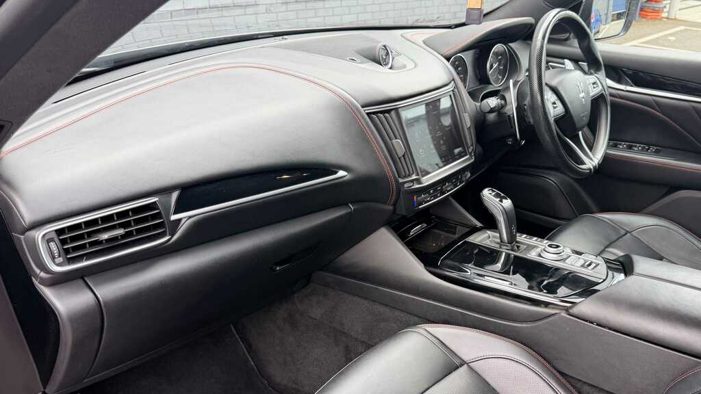 Maserati Levante V6d Gransport Black #9