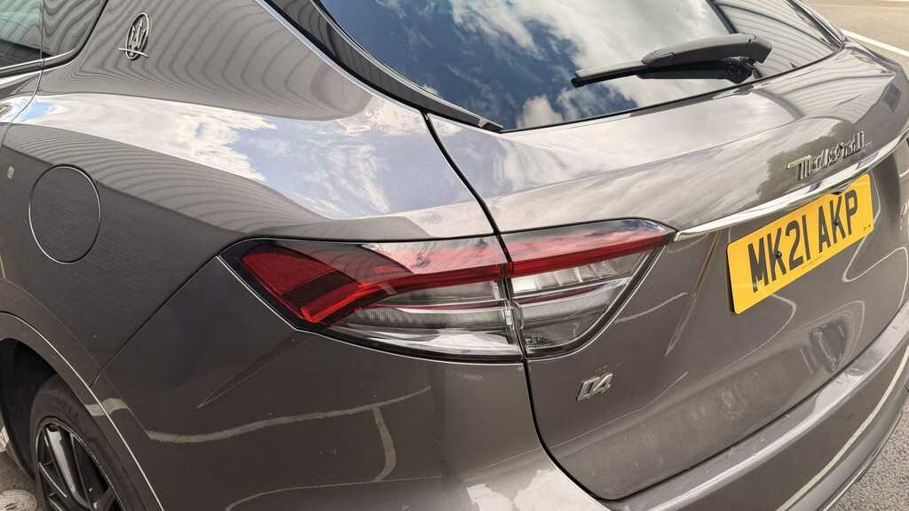 Maserati Levante V6d Gransport Black #37