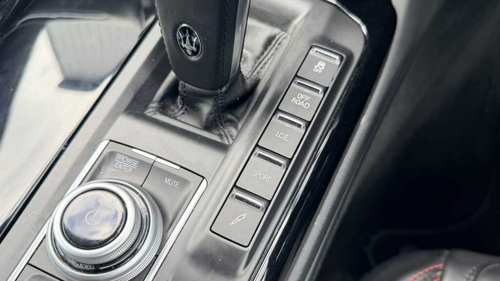 Maserati Levante V6d Gransport Black #15