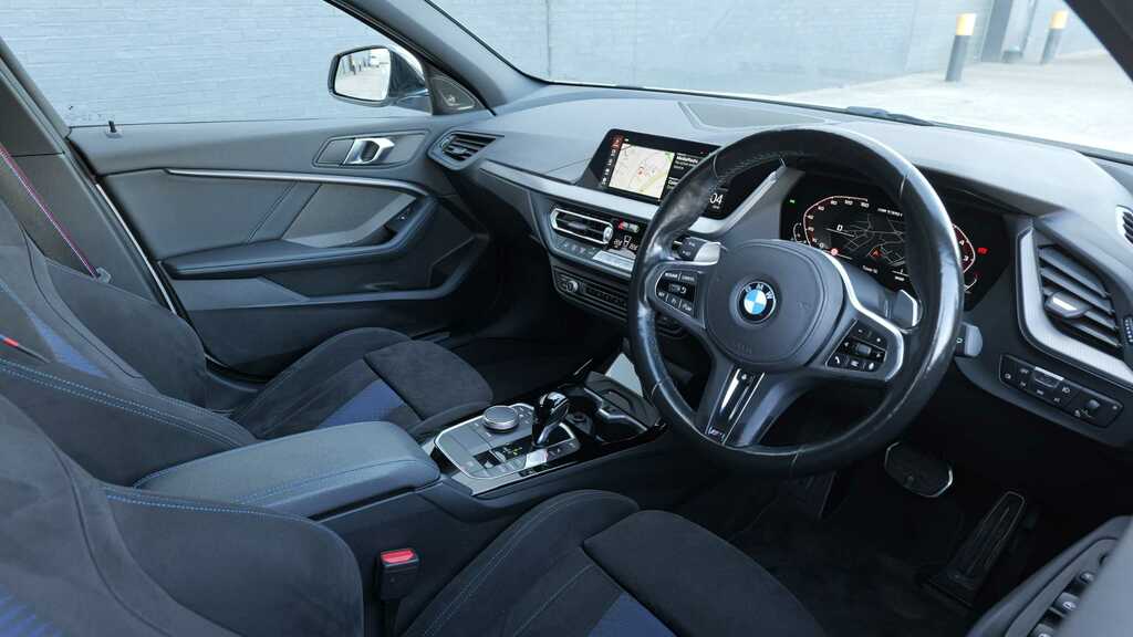 BMW 1 Series M135i Xdrive Step 2023 KP23TTV White #6
