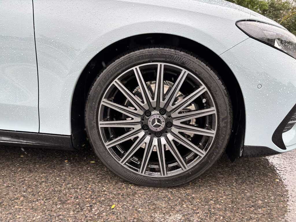 Mercedes-Benz CLA Class 220 4Matic Amg Line Premium Plus 2026 KO75FVA Green #6