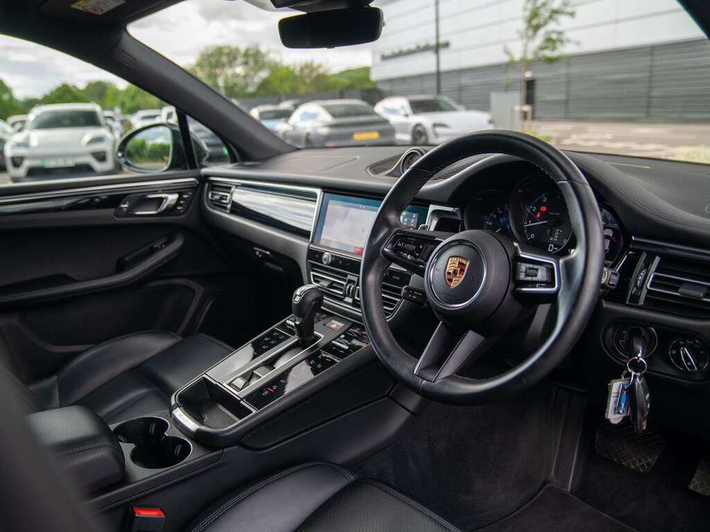 Porsche Macan 2023 2023 Black #5